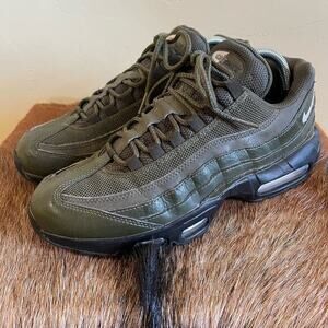 Men's Nike Air Max 95‎ Sneakers DZ4511-300 Cargo Khaki/White Size 9 RARE